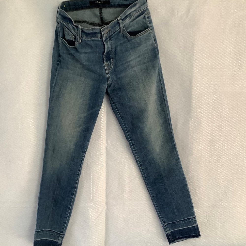 J Brand mid rise cropped jeans  size 28 inseam 24"